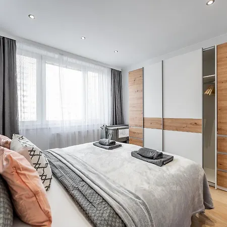 아파트 Palarikova Old App